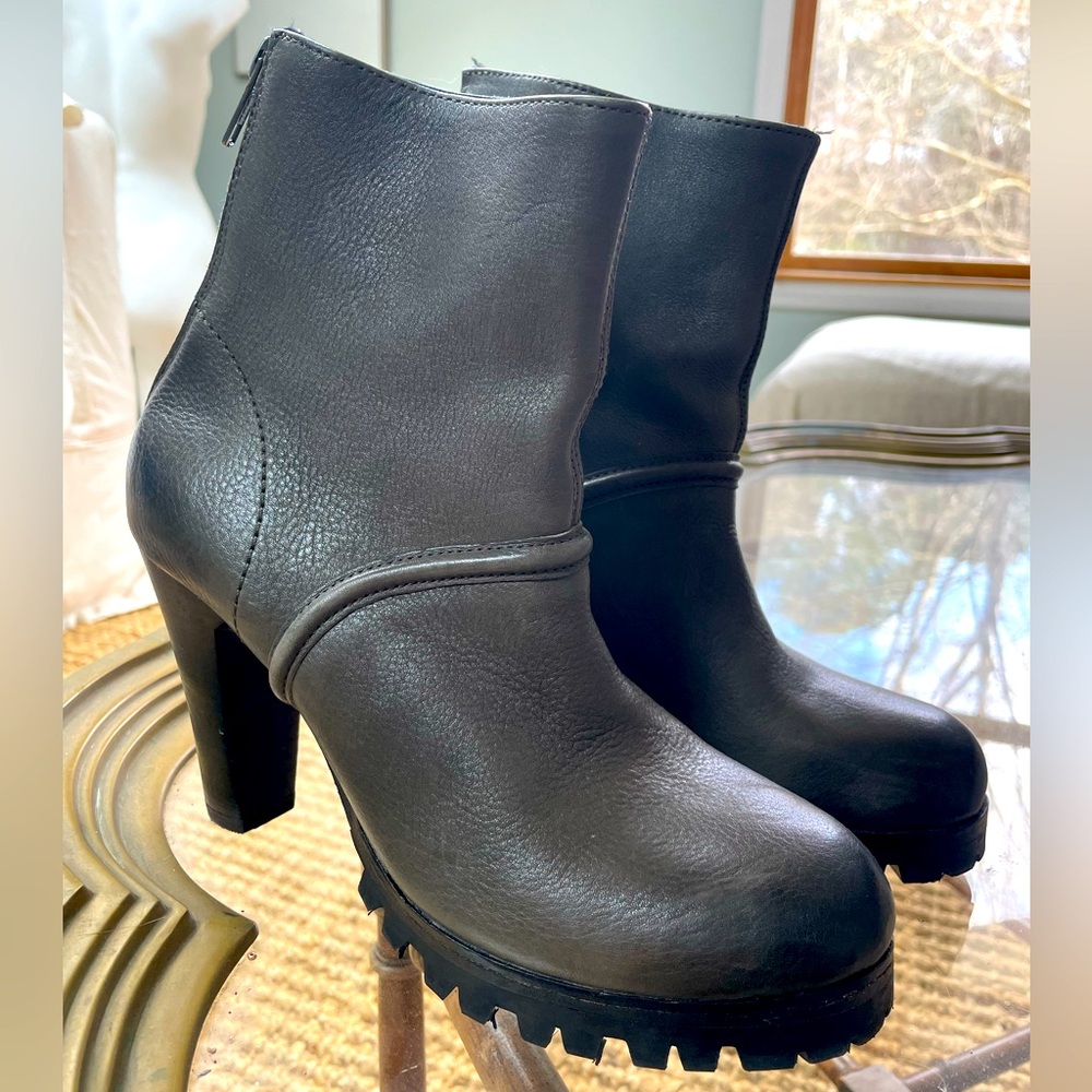 Lola Cruz Leather Zip Boots size 37